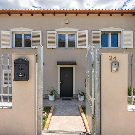 Villa Chiara Solanas Solanas  Exteriör bild