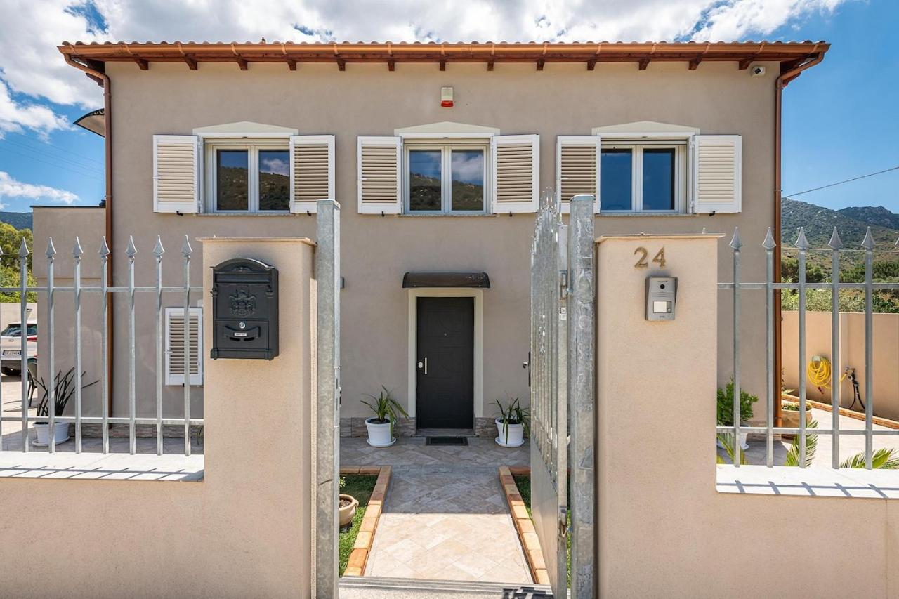 Villa Chiara Solanas Solanas  Exteriör bild