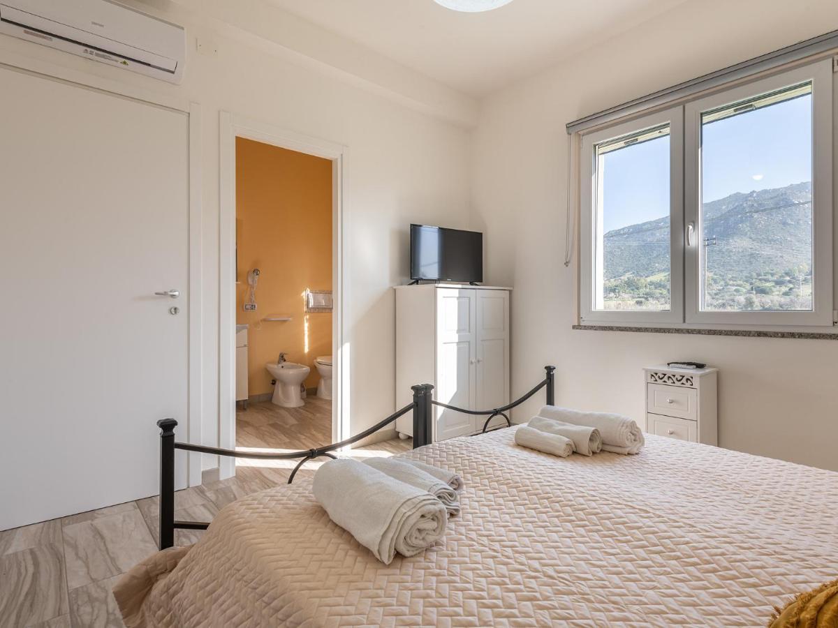 Villa Chiara Solanas Solanas  Exteriör bild