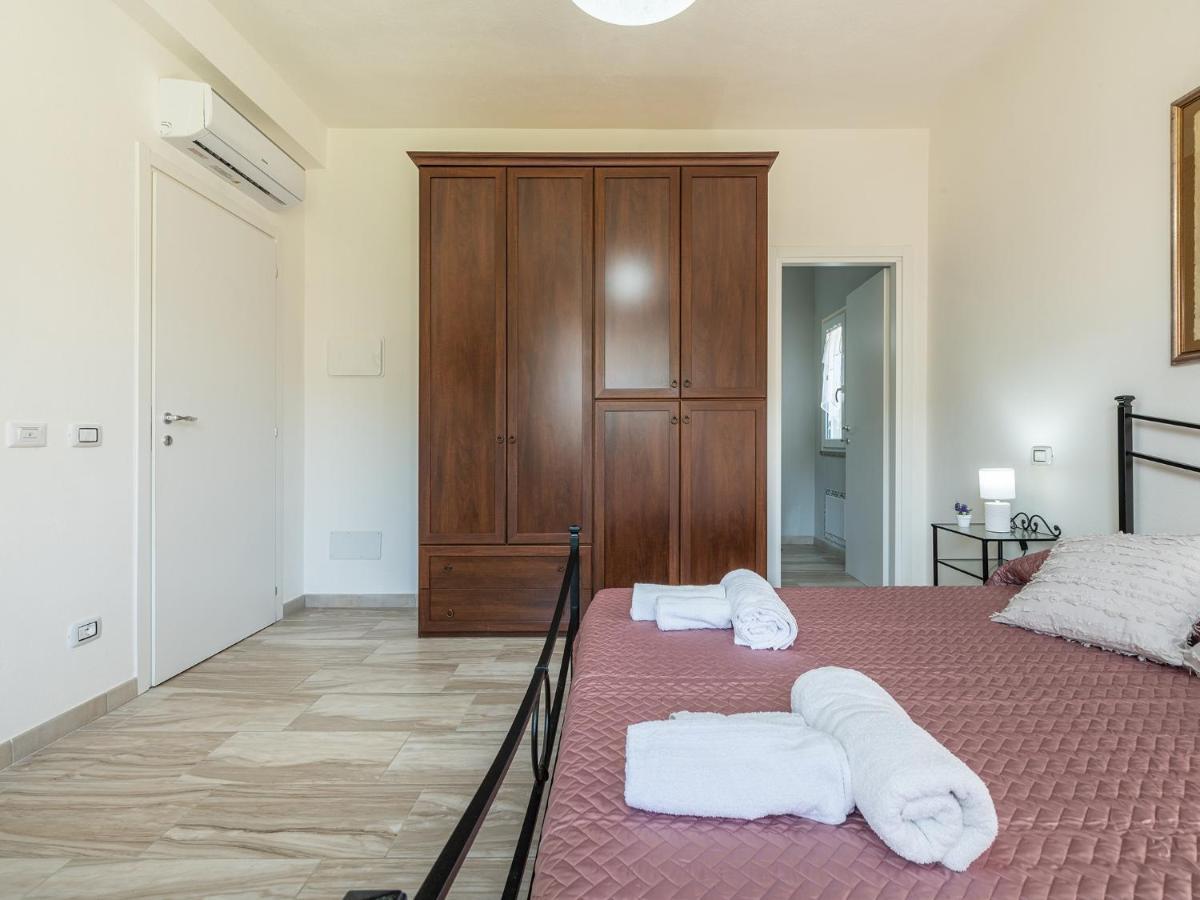 Villa Chiara Solanas Solanas  Exteriör bild