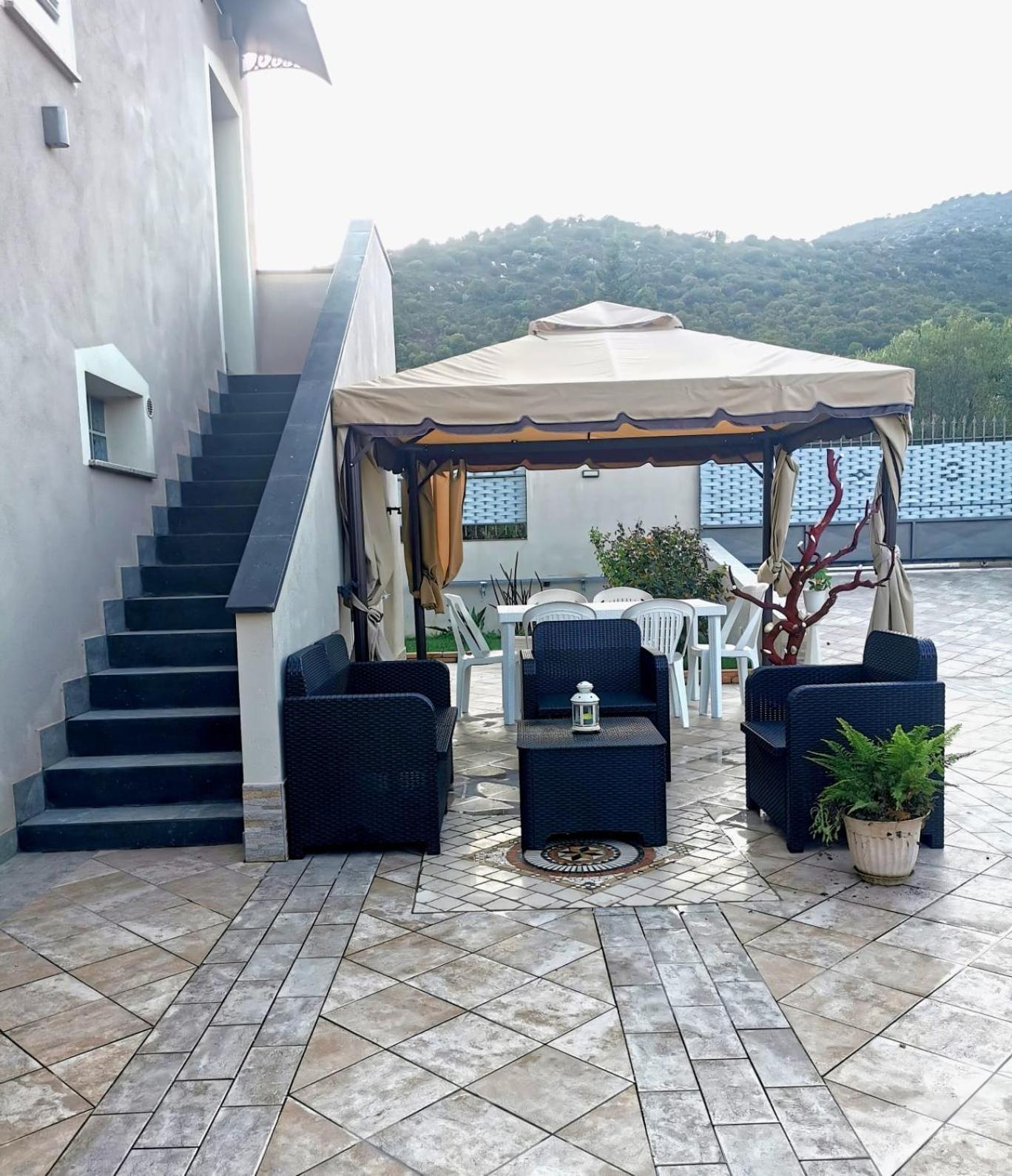 Villa Chiara Solanas Solanas  Exteriör bild